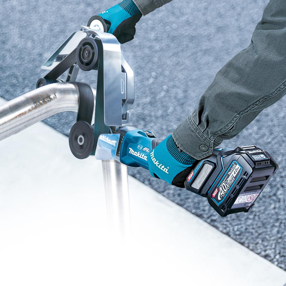 Makita BS002GZ 40V Max XGT Brushless Pipe Belt Sander with 2 x 5.0Ah Battery & Charger