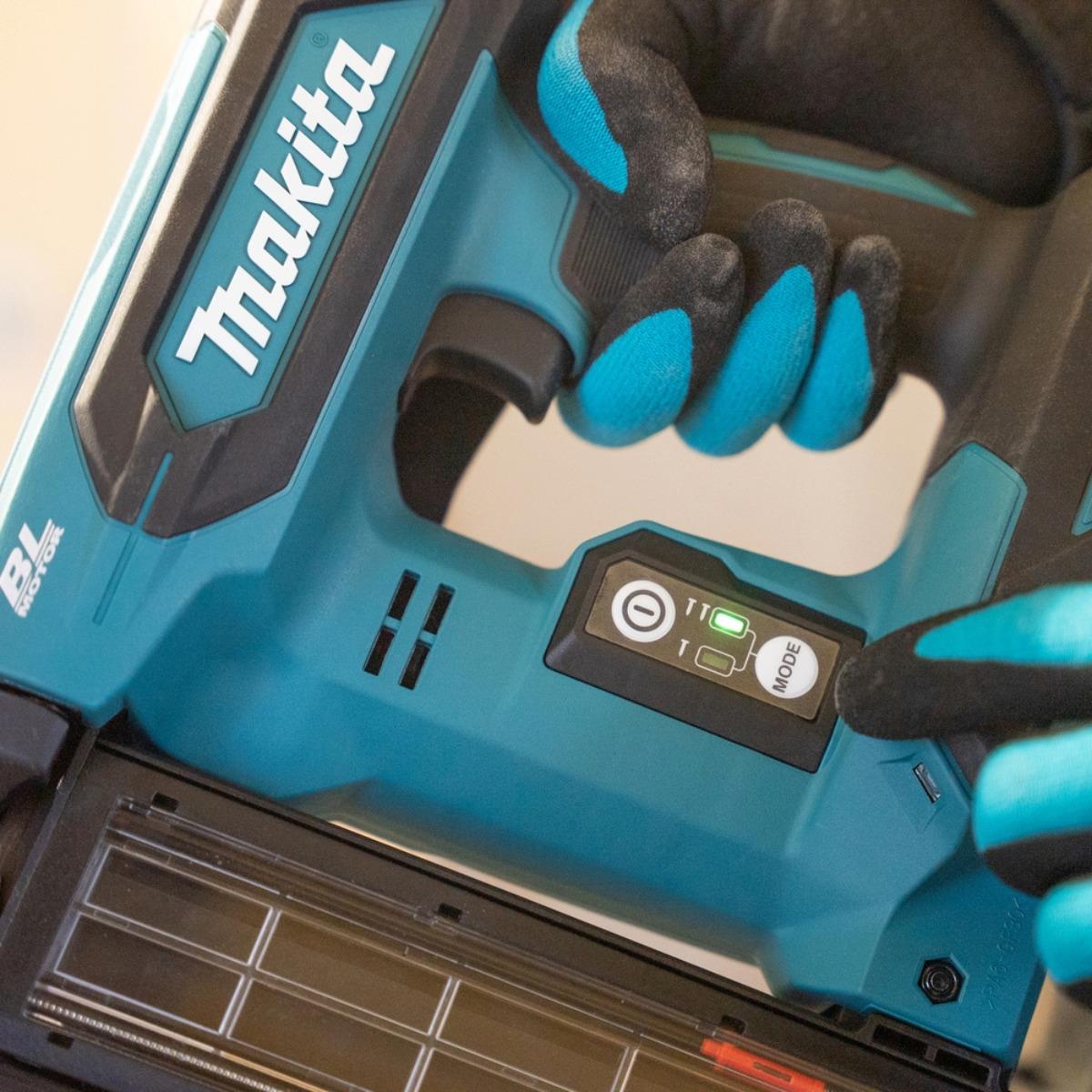 Makita DBN501ZJ 18V Brushless 18G Brad Nailer with 1 x 9.0Ah Battery Charger & Case