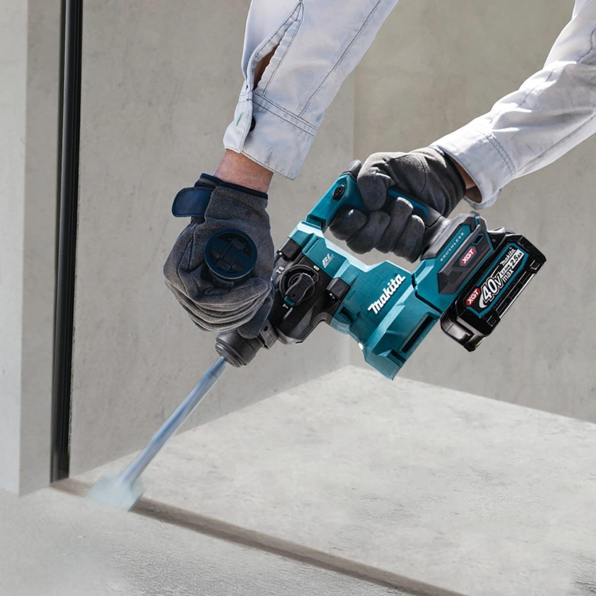 Makita HR010GZ 40V Max XGT Brushless SDS-PLUS Rotary Hammer Drill with 2 x 5.0Ah Battery & Charger