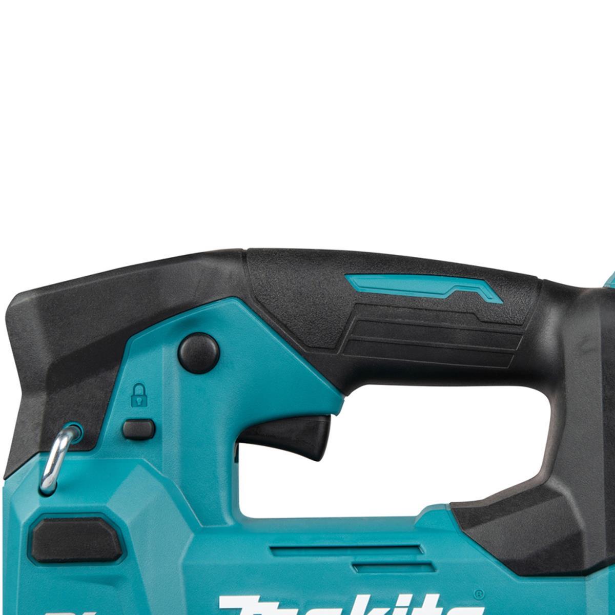 Makita GP001GZ 40V Max XGT Grease Gun with 2 x 5.0Ah Battery & Charger