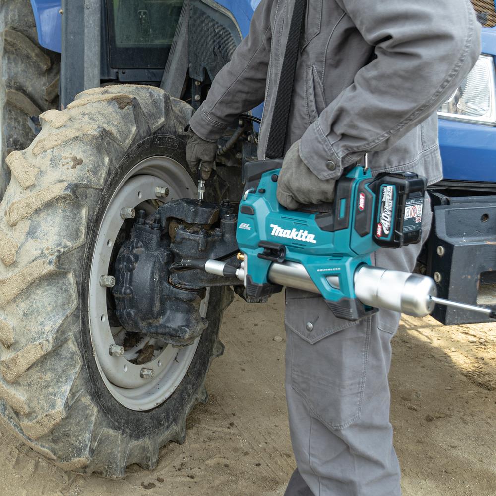 Makita GP001GD201 40V Max XGT Grease Gun with 2 x 2.5Ah Batteries & Charger