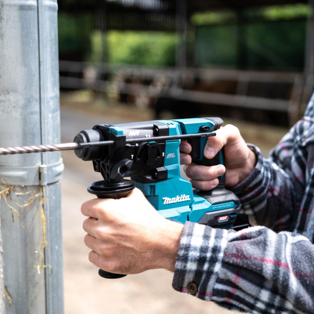 Makita HR010GZ 40V Max XGT Brushless SDS-PLUS Rotary Hammer Drill with 2 x 5.0Ah Battery Charger & Bag